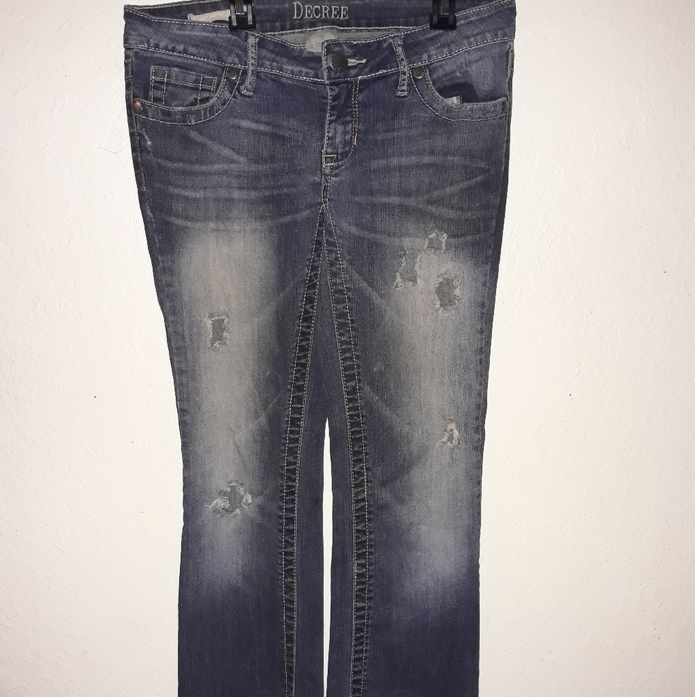 DECREE Jean's size 9 distressed wash denim
